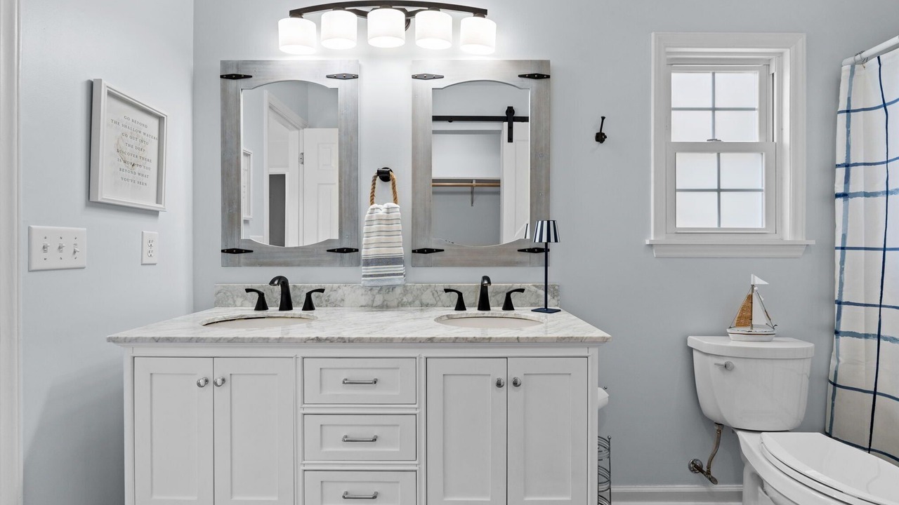 Photo of Bathroom in Tranquil Harbour