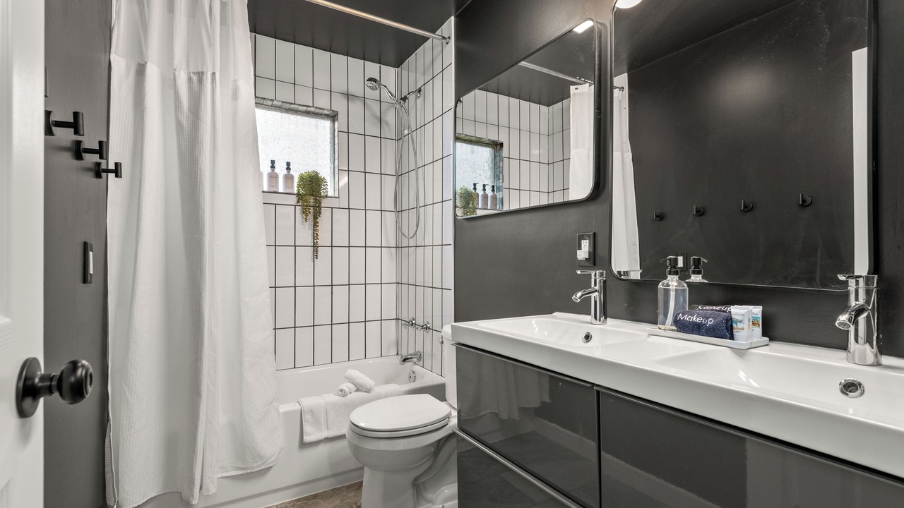 Photo of Bathroom in Melrose