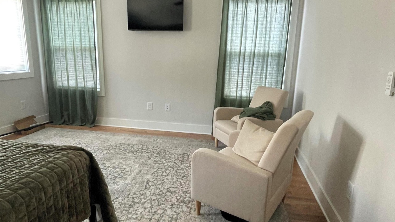 Photo of Bedroom in Inglewood