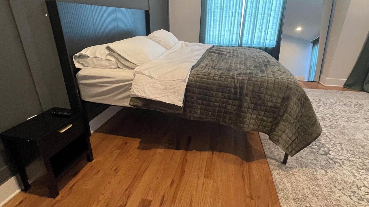 Photo of Bedroom in Inglewood