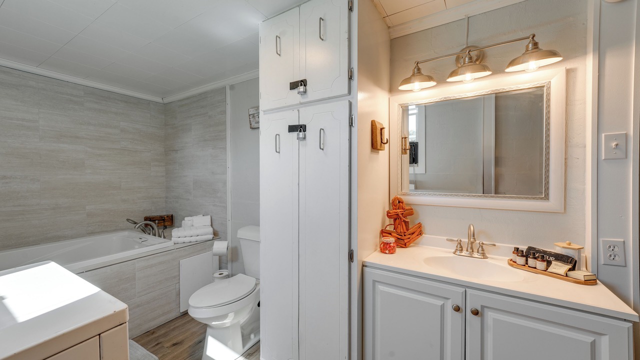 Photo of Bathroom in Centre
