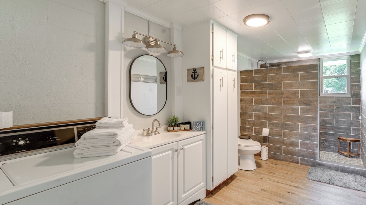 Photo of Bathroom in Centre