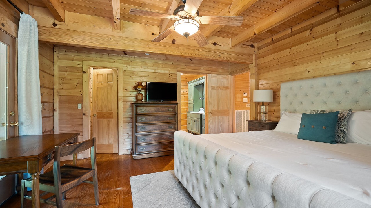 Photo of Bedroom in Smithville