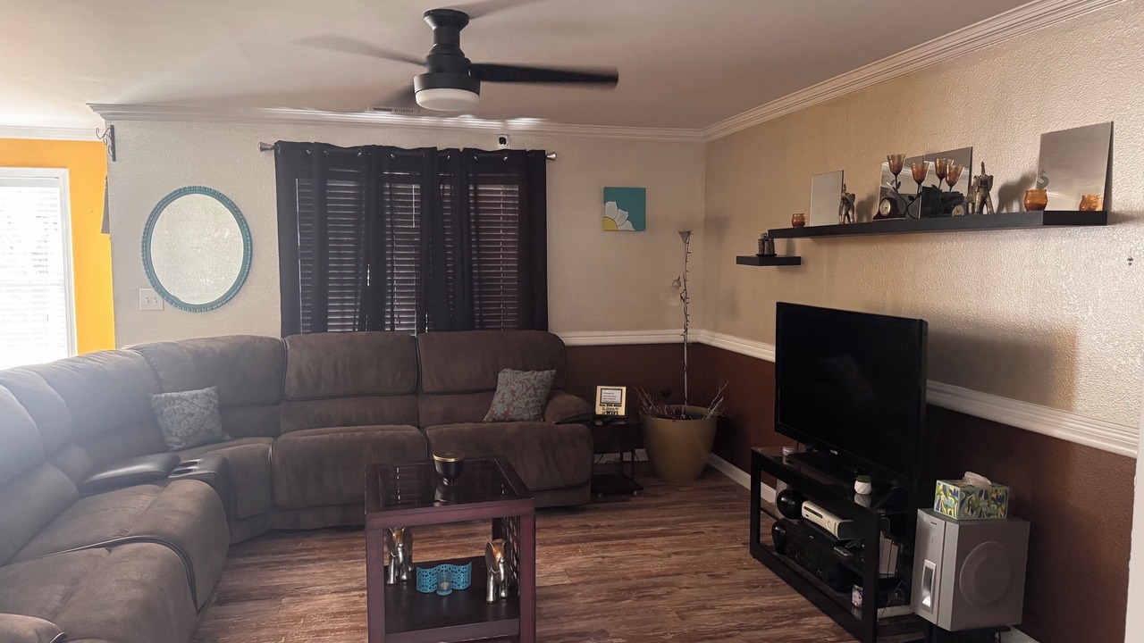 Photo of Livingroom in Southeast Raleigh
