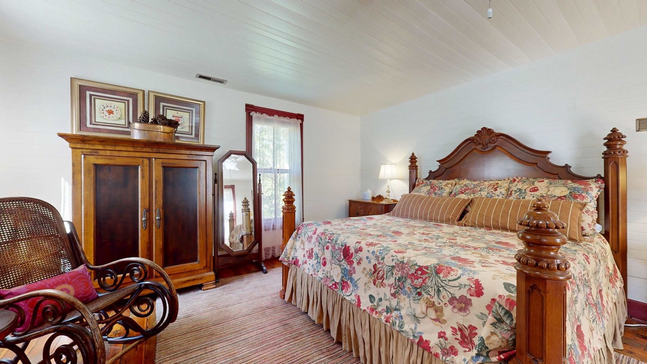 Photo of Bedroom in Weaverville