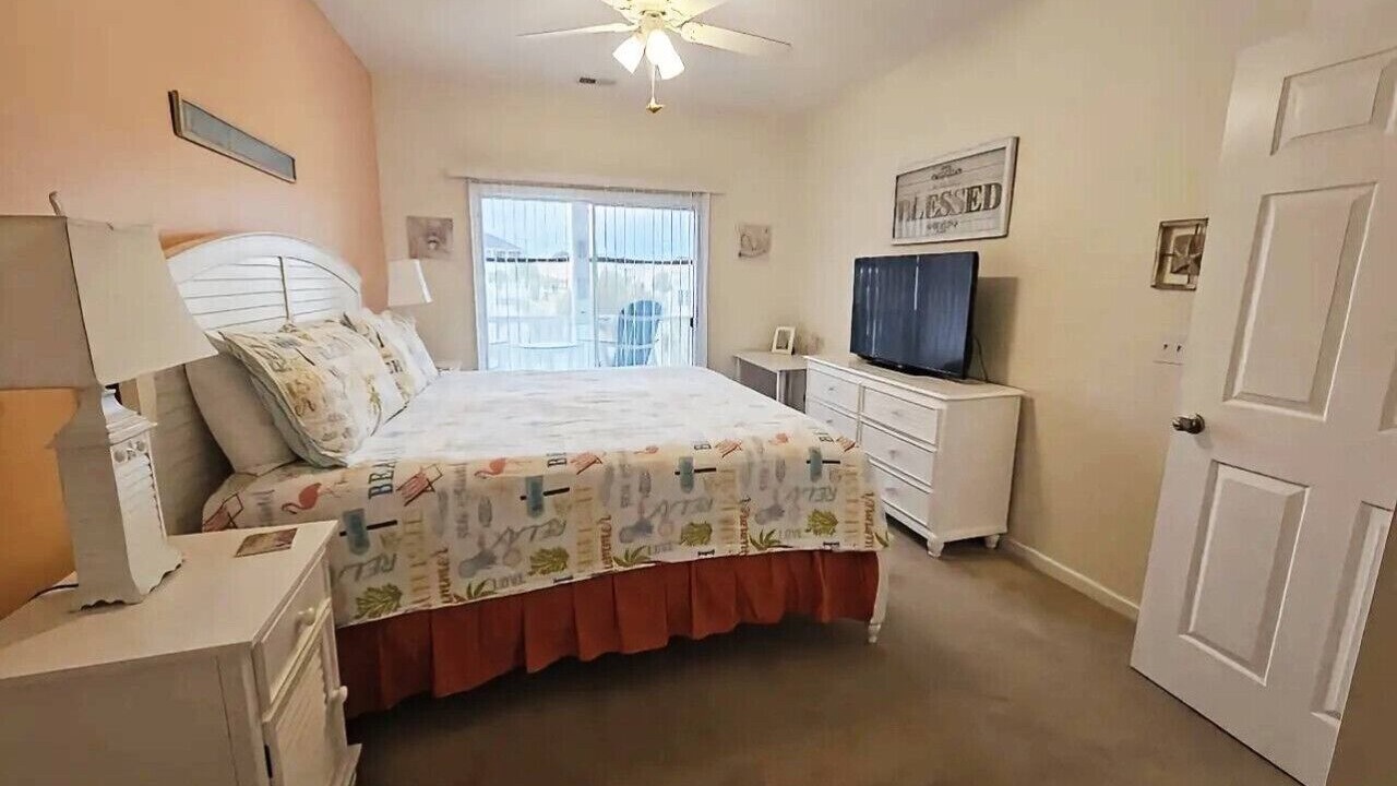 Photo of Bedroom in Carolina Yacht Landing