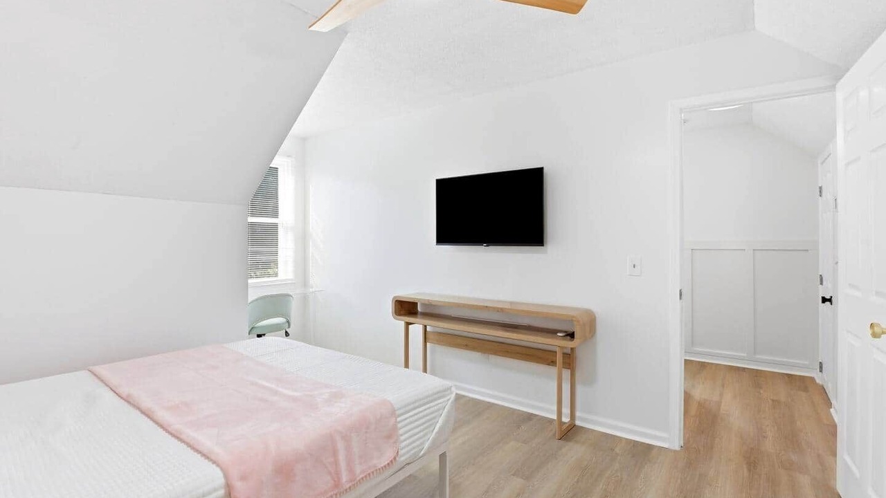 Photo of Bedroom in Silver Lake