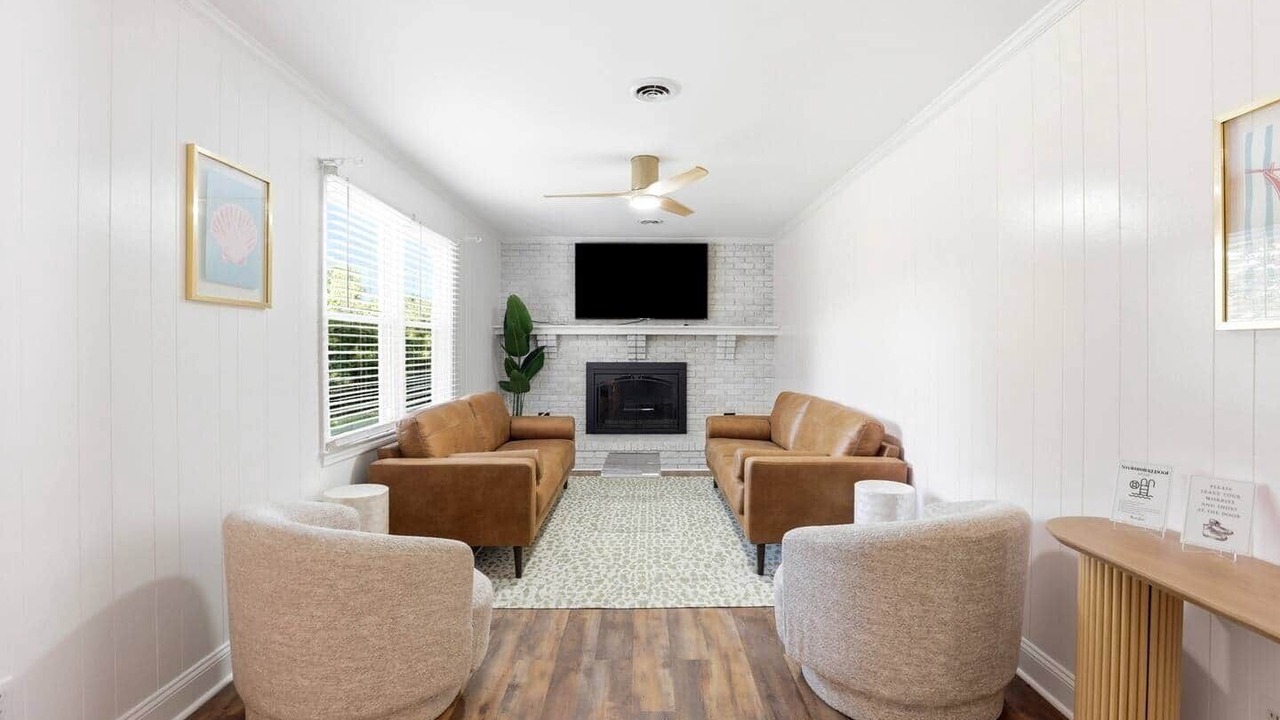 Photo of Livingroom in Silver Lake