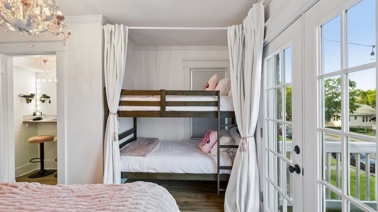 Photo of Bedroom in Hillsboro Village