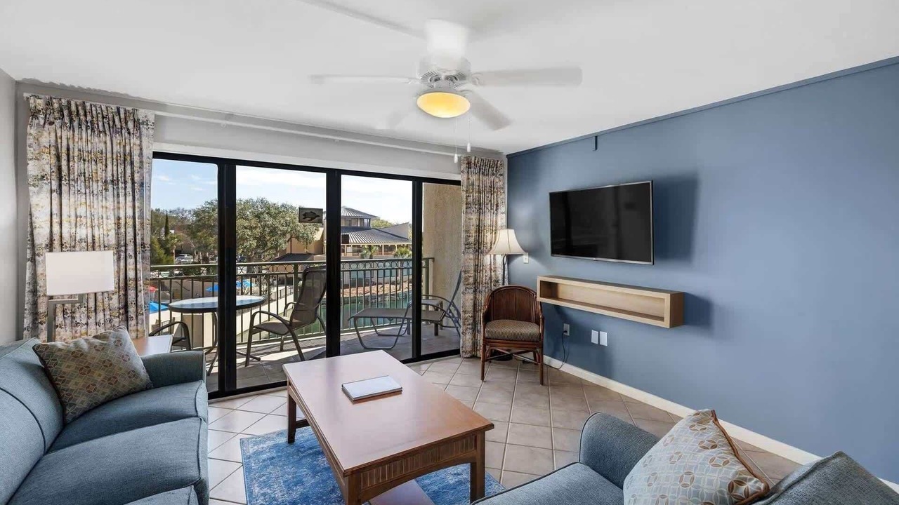 Photo of Livingroom in Folly Field