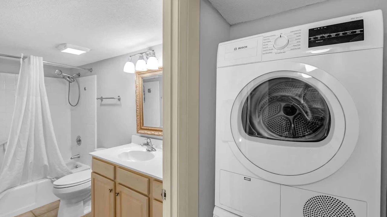 Photo of Bathroom in Folly Field