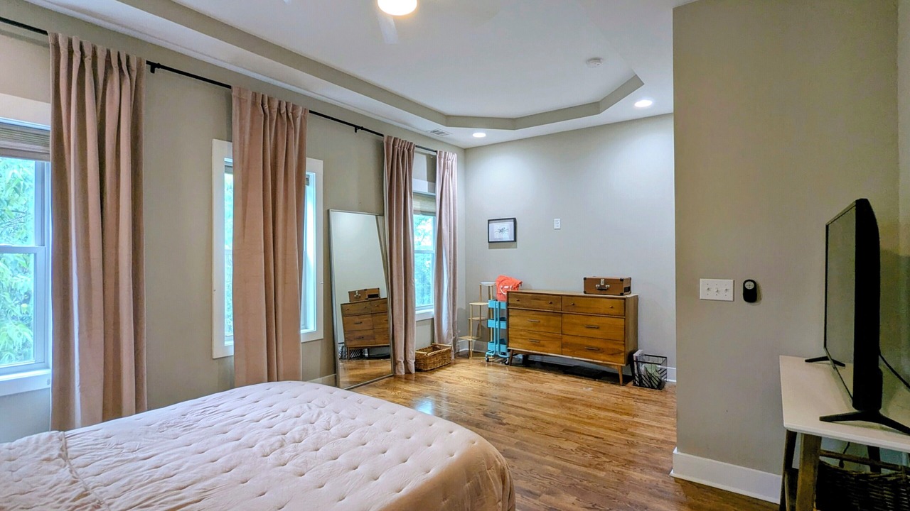 Photo of Bedroom in Inglewood