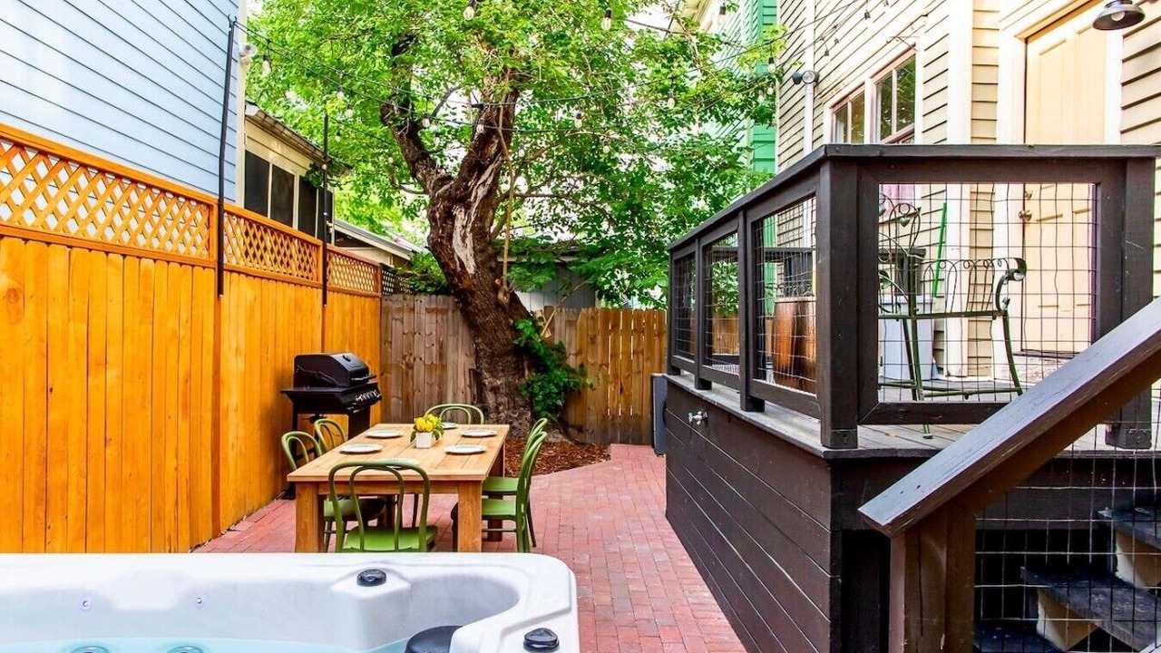 Photo of Outdoor in Thomas Square