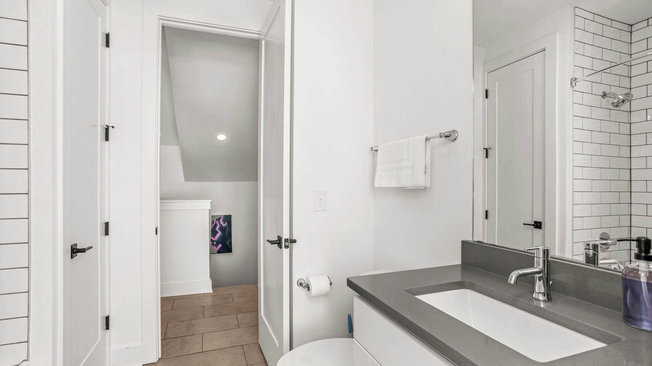 Photo of Bathroom in Eighth Avenue