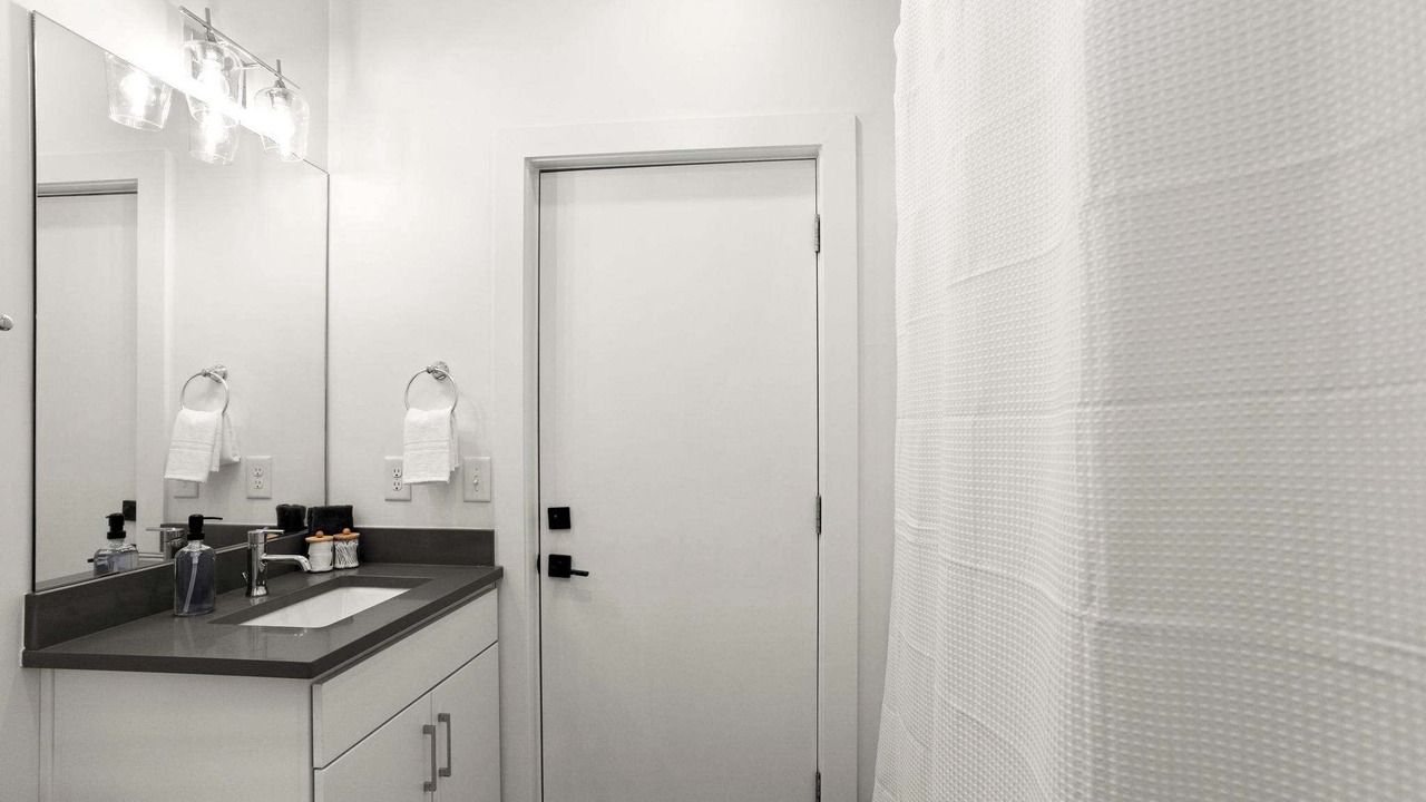 Photo of Bathroom in Eighth Avenue