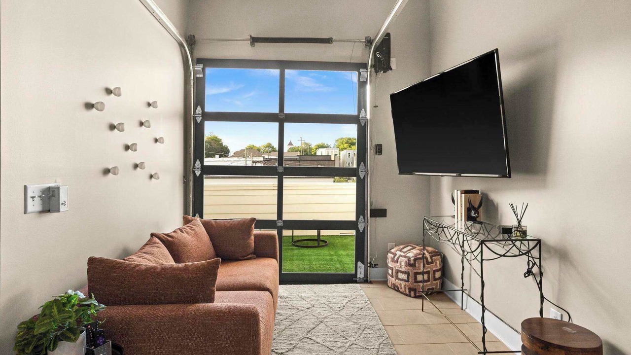 Photo of Livingroom in Eighth Avenue