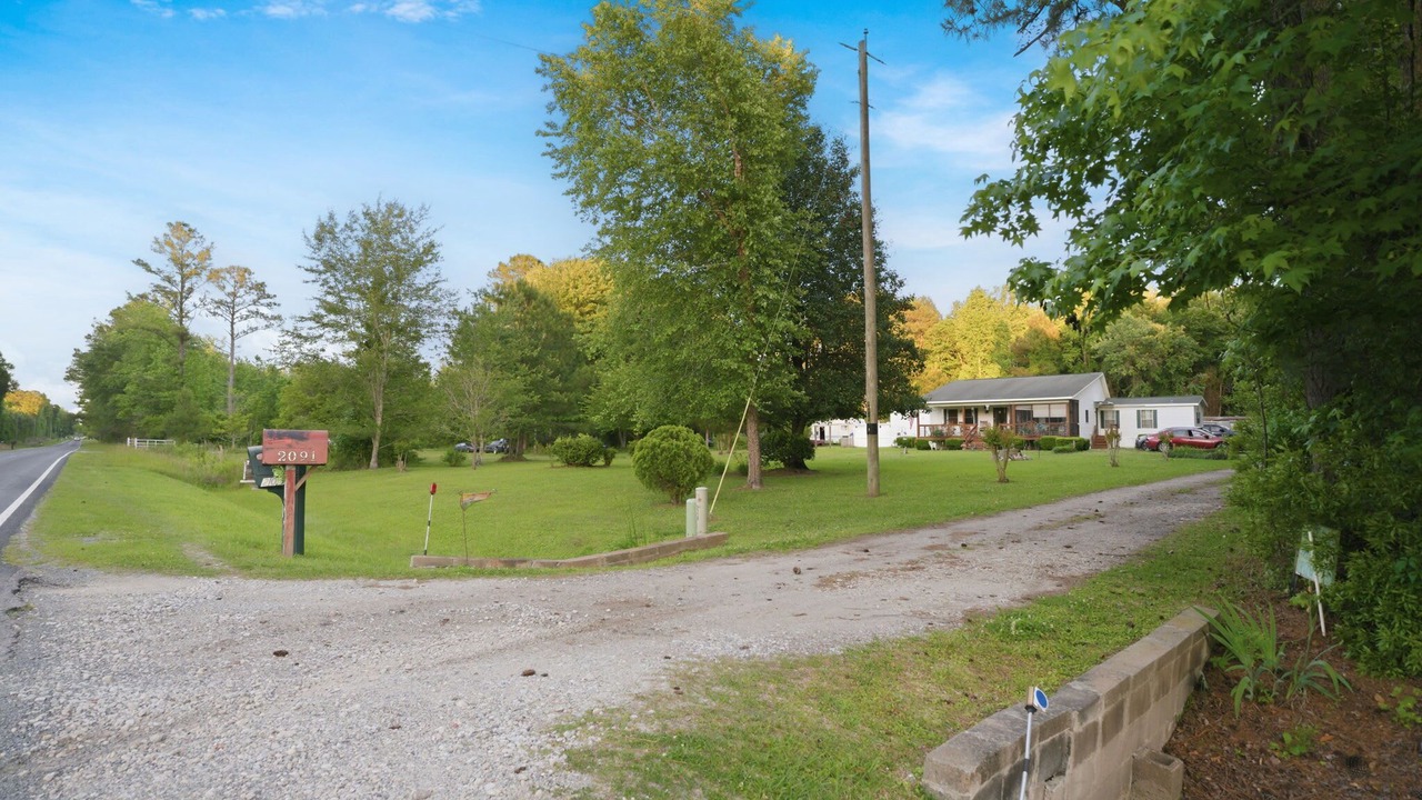 Photo of Outdoor in Maple Hill