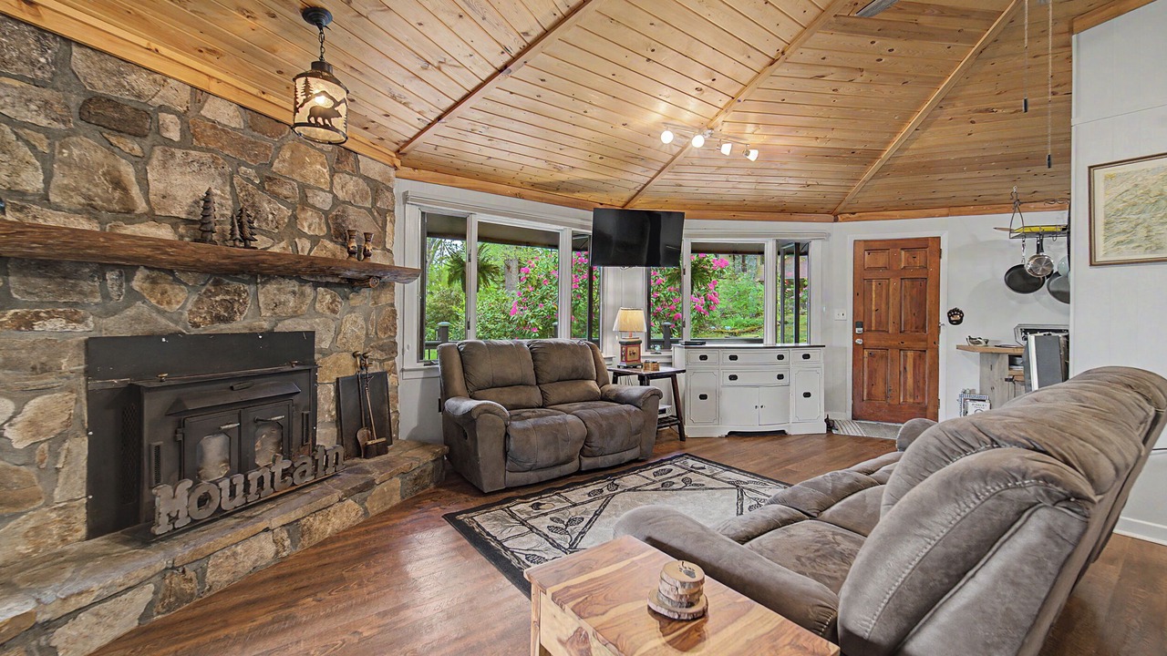 Photo of Bedroom in Mountain