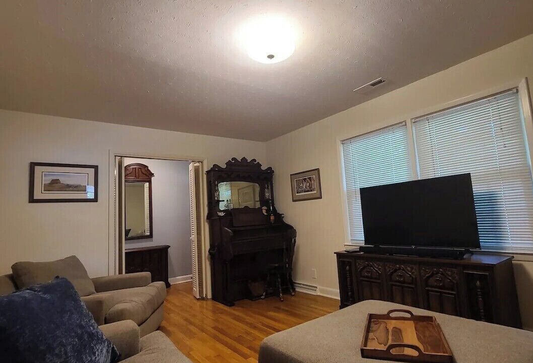 Photo of Livingroom in Pilot Mountain