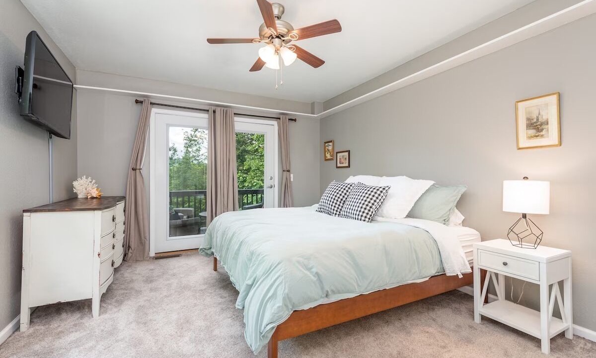 Photo of Bedroom in Burnsville