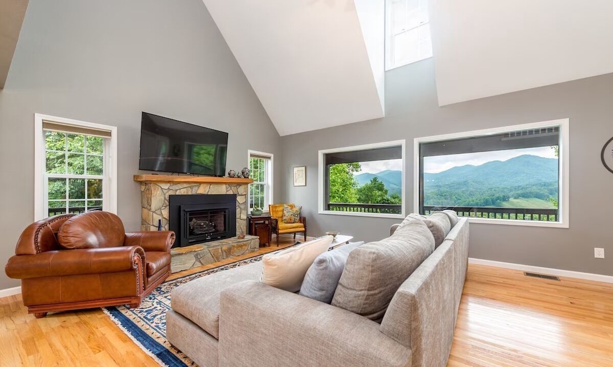 Photo of Livingroom in Burnsville