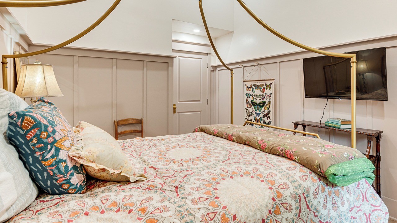 Photo of Bedroom in Lynn