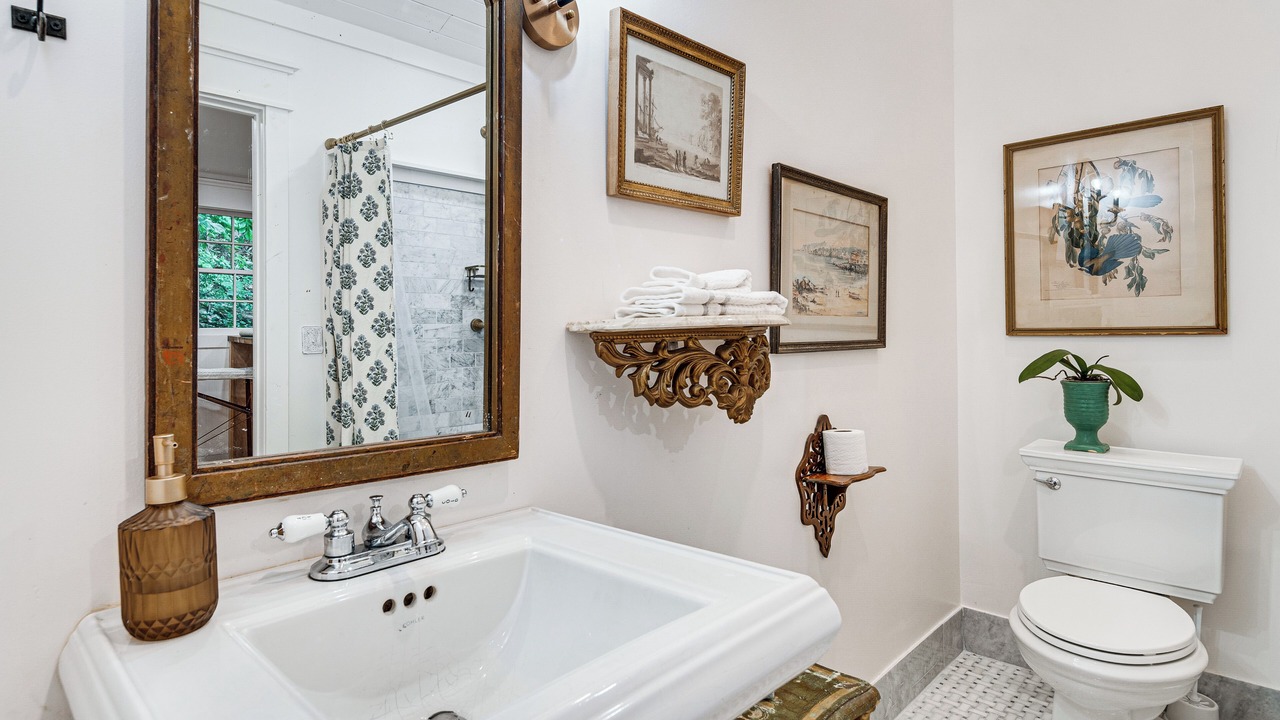 Photo of Bathroom in Lynn