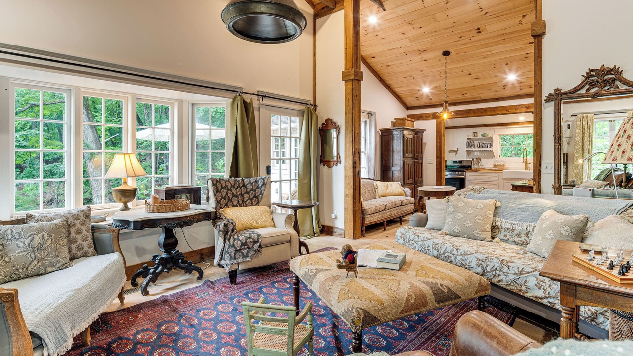 Photo of Livingroom in Lynn
