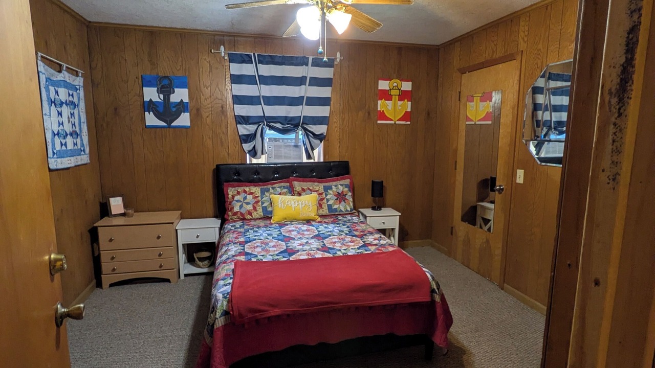 Photo of Bedroom in Laurel Springs