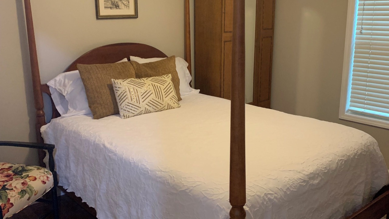 Photo of Bedroom in Jamestown