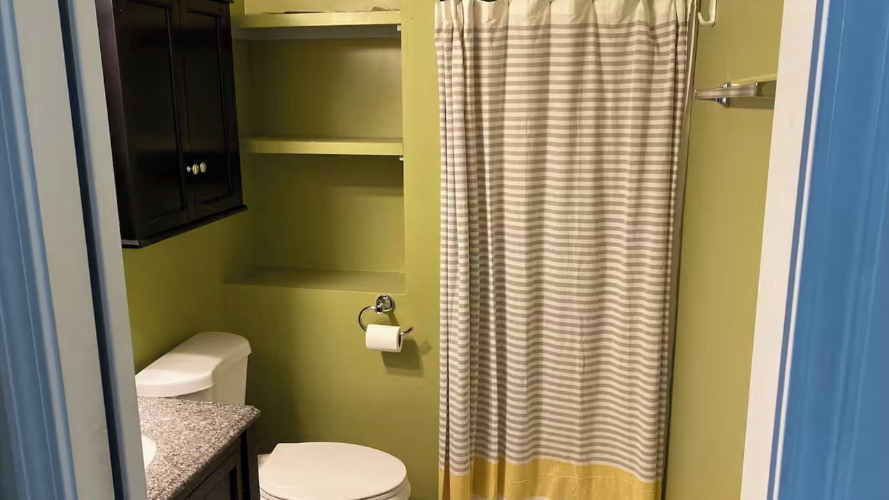 Photo of Bathroom in Shelby Hills