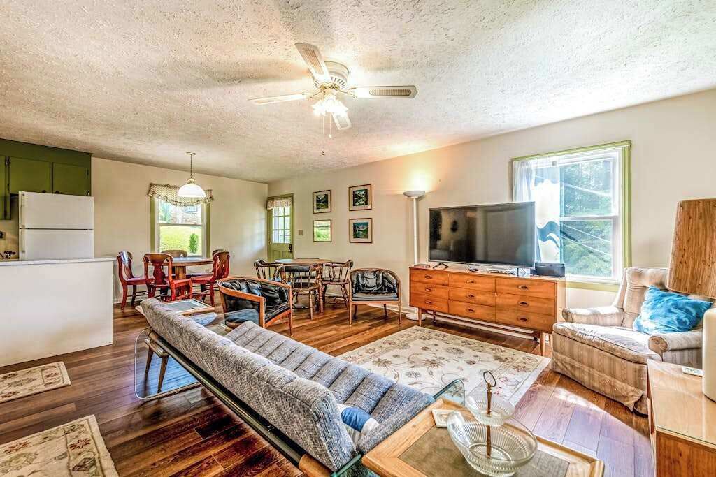Photo of Livingroom in Lake Junaluska