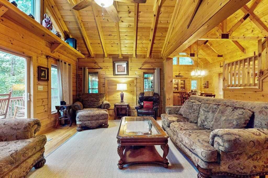 Photo of Livingroom in Cullowhee