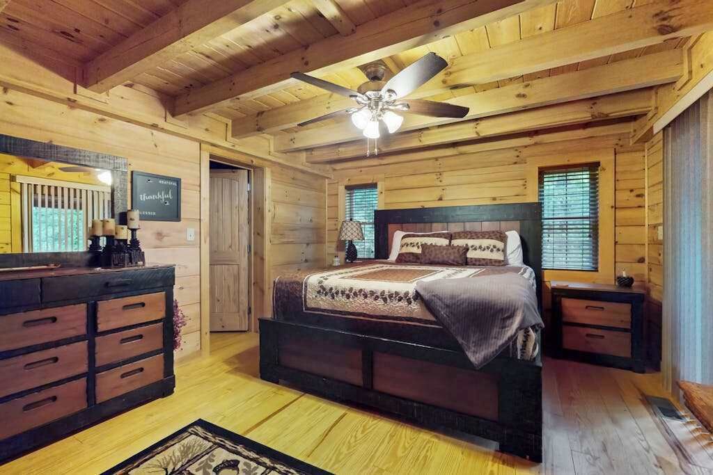 Photo of Bedroom in Cullowhee