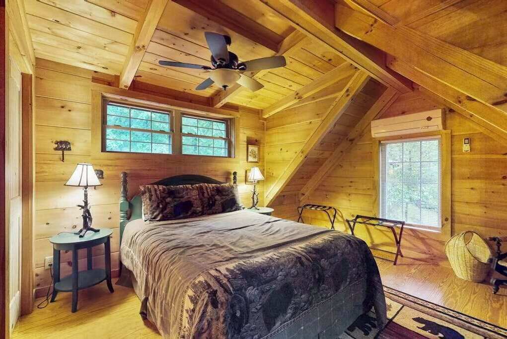 Photo of Bedroom in Cullowhee
