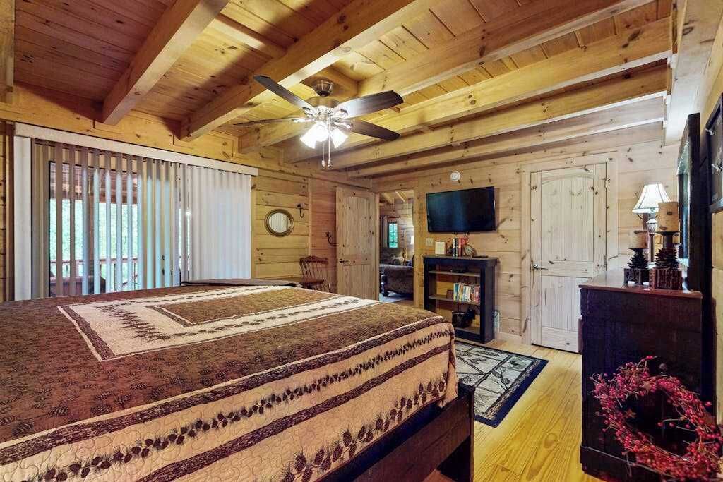 Photo of Bedroom in Cullowhee