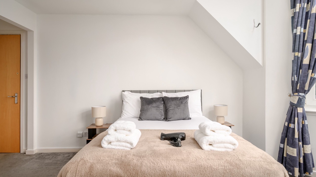 Photo of Bedroom in Longcroft