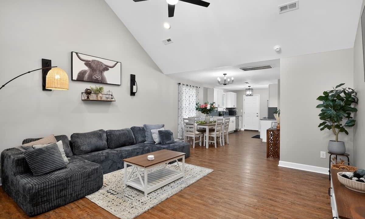 Photo of Livingroom in Gallatin