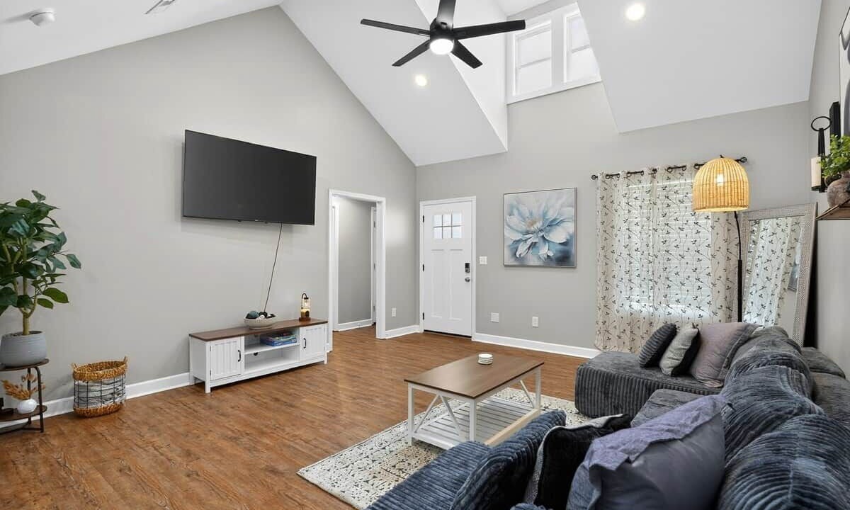 Photo of Livingroom in Gallatin