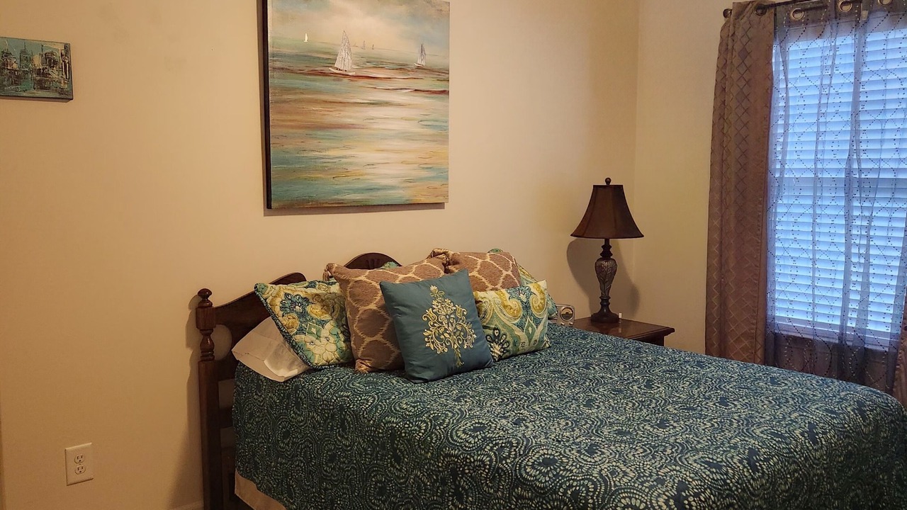 Photo of Bedroom in Hurwood Heights