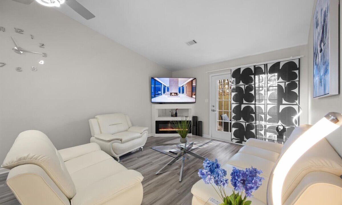 Photo of Livingroom in Evans