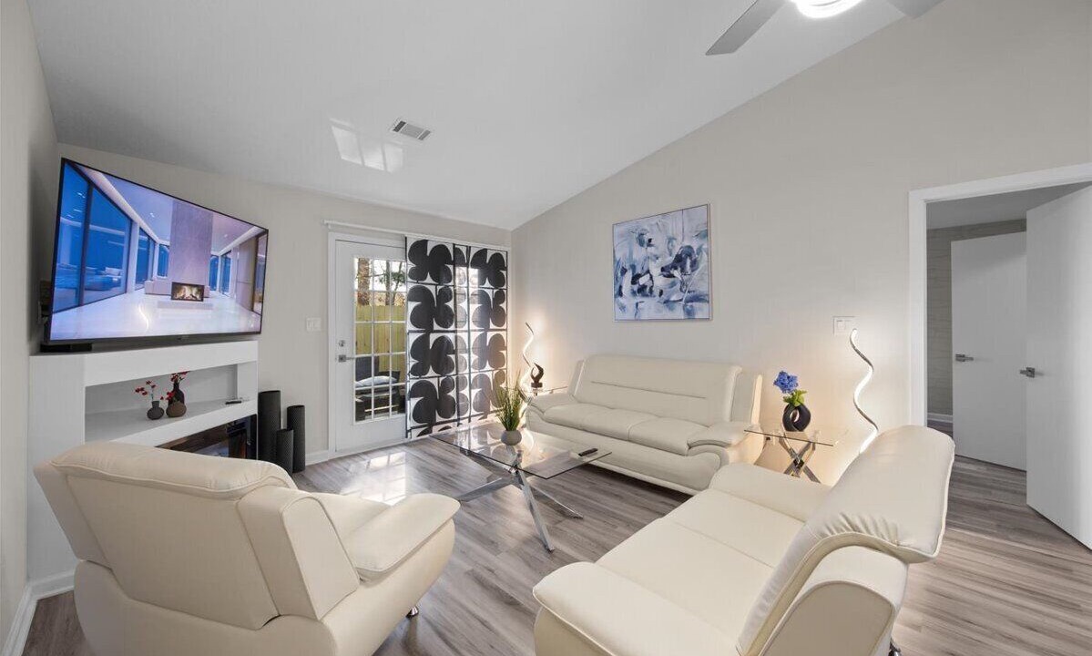 Photo of Livingroom in Evans