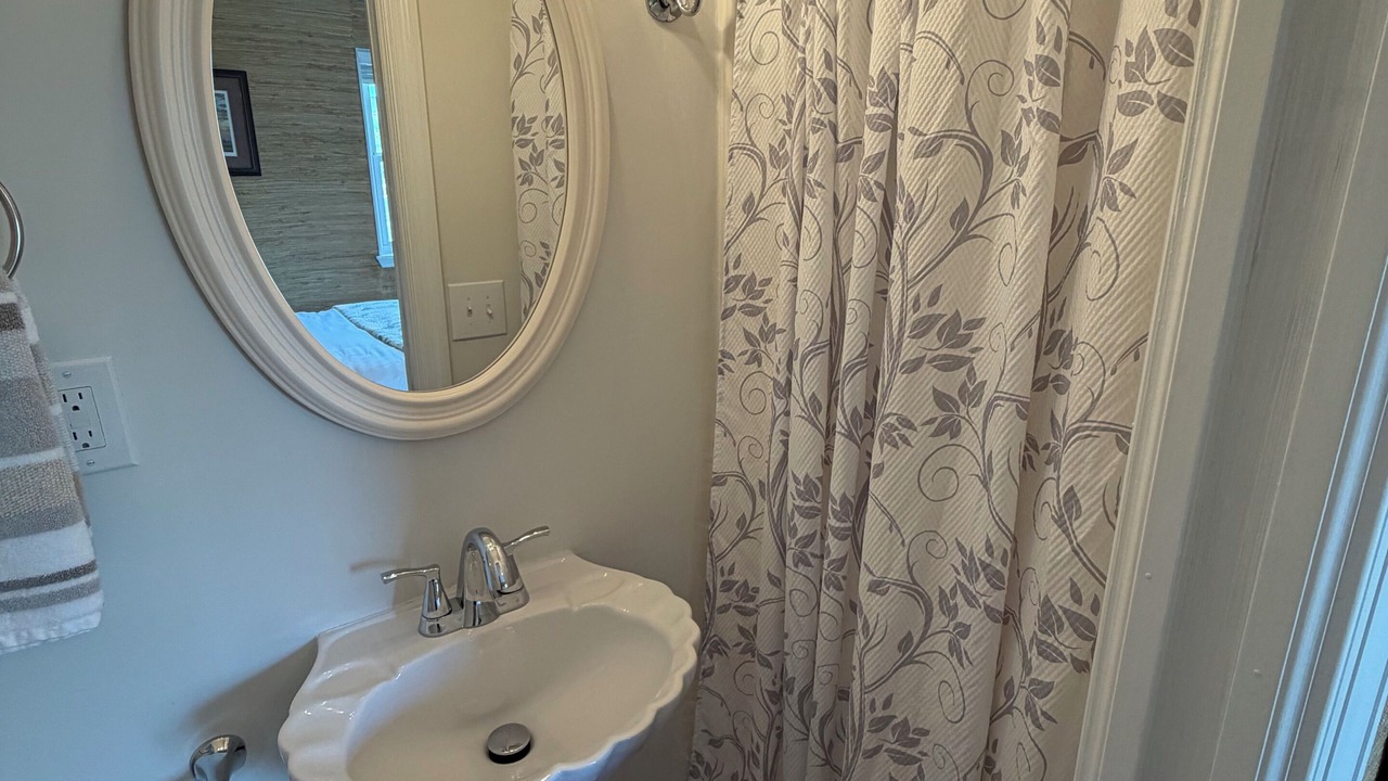 Photo of Bathroom in Gulf Stream Estates