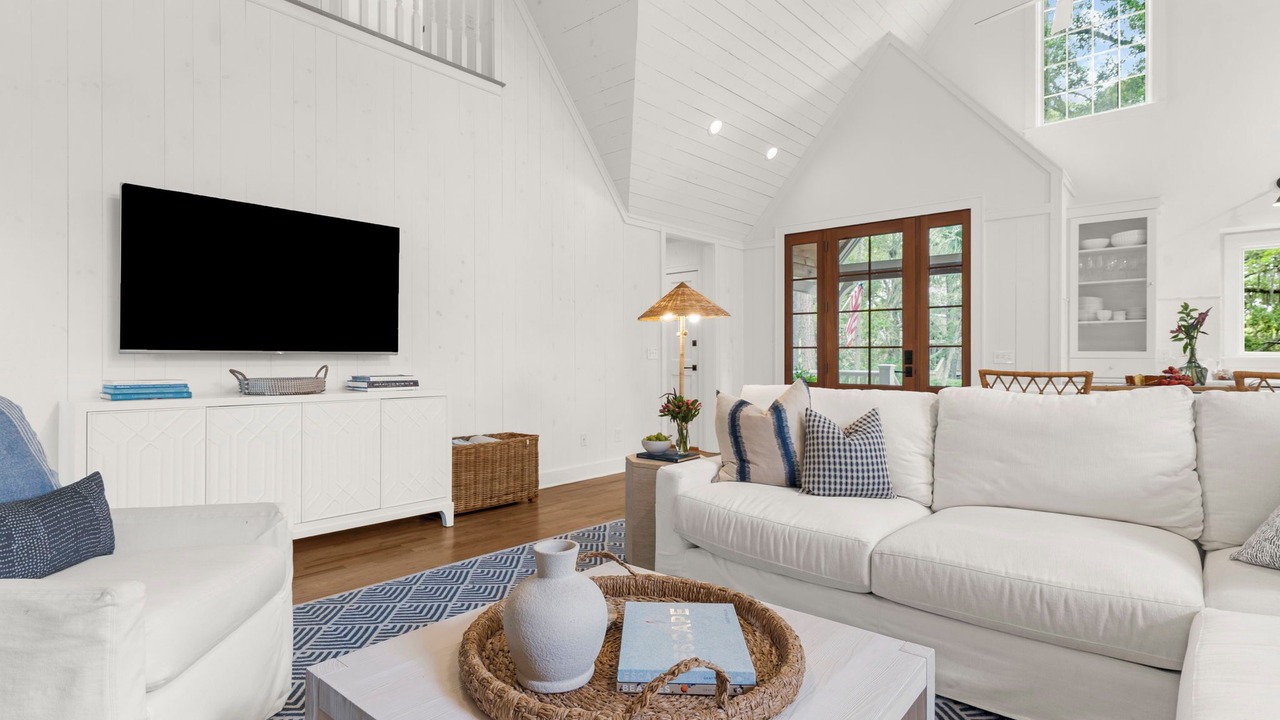 Photo of Livingroom in Vanderhorst Plantation