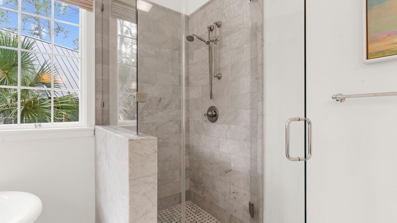 Photo of Bathroom in Vanderhorst Plantation