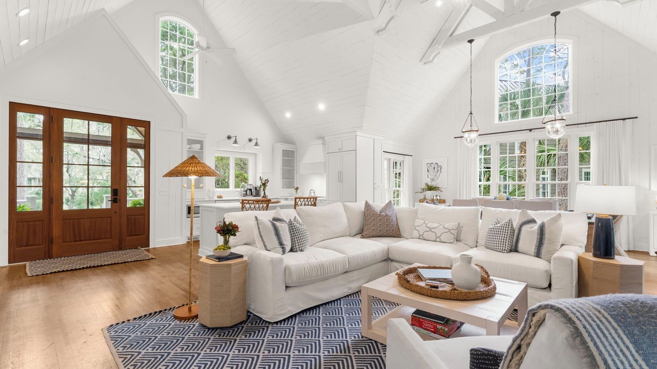 Photo of Livingroom in Vanderhorst Plantation