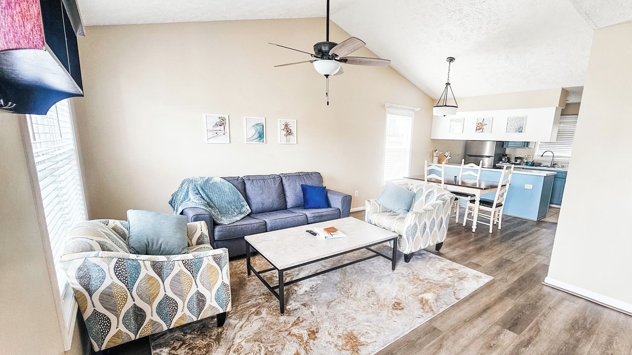 Photo of Livingroom in Murraysville