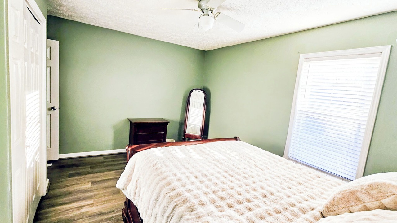 Photo of Bedroom in Murraysville