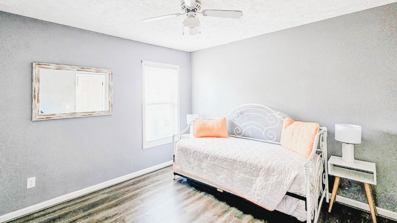 Photo of Bedroom in Murraysville