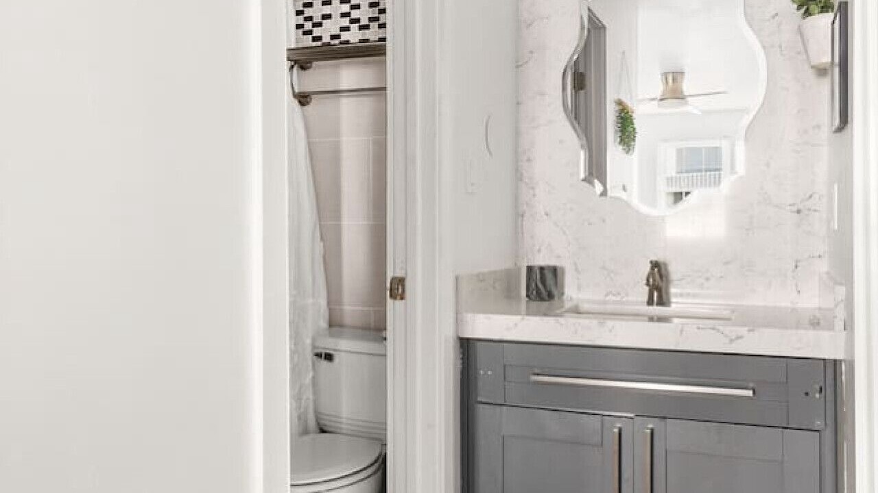 Photo of Bathroom in Music Row